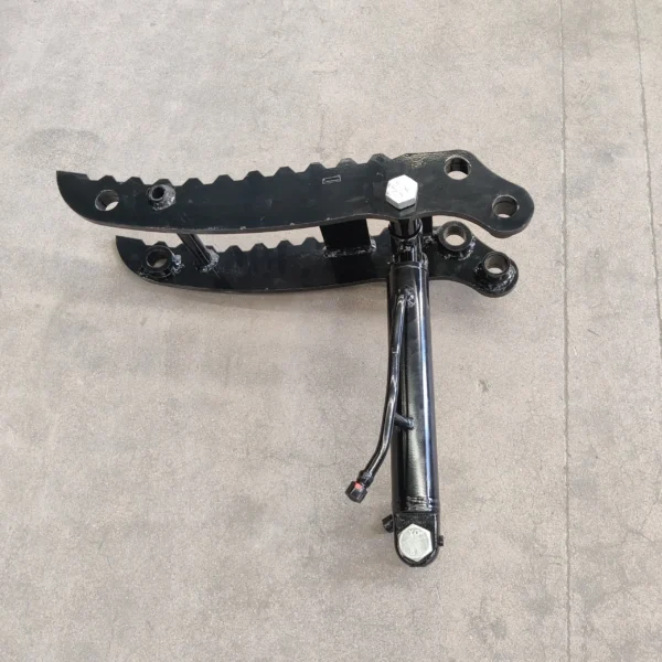 Budget-Style-Hydraulic-Thumb-Clip3-scaled-1.webp