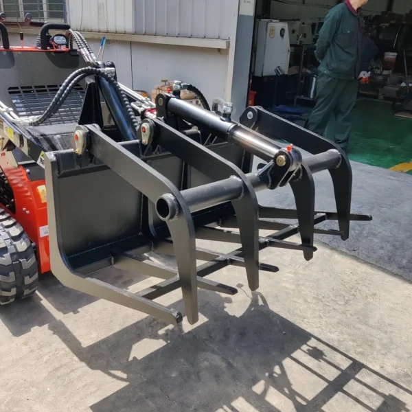 Skid-Steer-Loader-Grappler-Grapple-Grabber-Attachment-USA3.webp Skid-Steer-Loader-Grappler-Grapple-Grabber-Attachment-USA3.webp